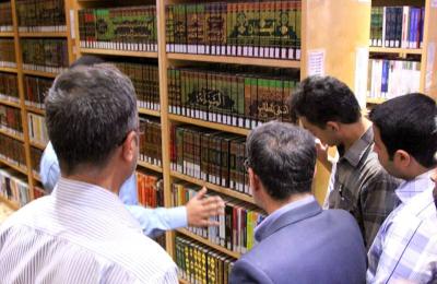 وفد أساتذة جامعة أصفهان يتشرفون بزيارة مرقد أمير المؤمنين(عليه السلام) ويطلعون على مكتبة الروضة الحيدرية