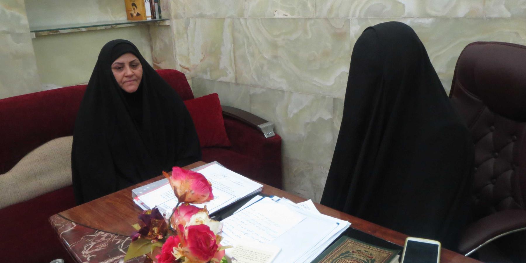 عضو مجلس محافظة النجف سهام المحنة تزور القسم النسوي في العتبة العلوية المقدسة