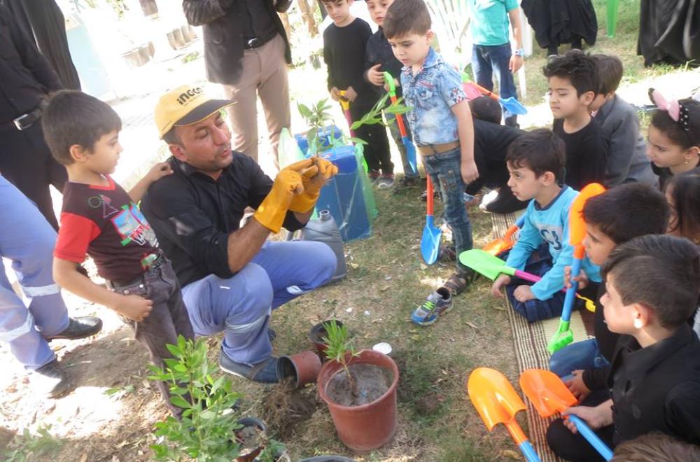 روضة أحباب الأمير (ع)  تنظم ورشة عمل كيفية الحفاظ على البيئة والعناية بالحدائق والمزروعات لأطفال الرياض